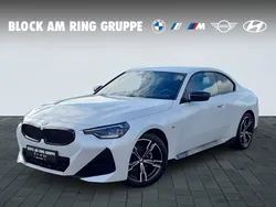 Weiß Gebraucht 2024 BMW 220 Shadowline Coupé | 39.290 € (Fairer Preis)