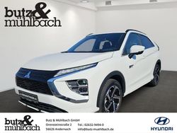 Weiß Gebraucht 2022 Mitsubishi Eclipse Cross Plus SUV | 26.690 € (Etwas zu teuer)