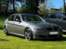 Grau Gebraucht 2010 BMW 318 Limousine | 9.299 € (Teuer)