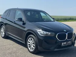 Schwarz Gebraucht 2022 BMW X1 Advantage SUV | 24.390 € (Fairer Preis)