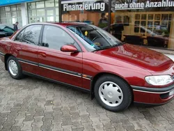 Rot Gebraucht 1998 Opel Omega Limousine | 6.800 €