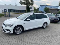 Pure white Gebraucht 2020 VW Golf VIII Comfortline Kombi | 11.000 €