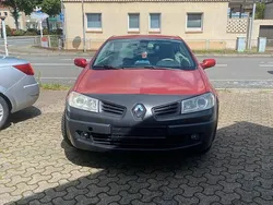 Rot Gebraucht 2007 Renault Mégane Cabriolet Cabrio | 1.490 €