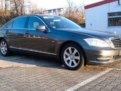 Grau Gebraucht 2012 Mercedes S350L Limousine | 16.184 €
