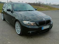 Schwarz Gebraucht 2011 BMW 330 M Sport Kombi | 10.600 € (Fairer Preis)
