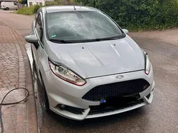 Grau Gebraucht 2016 Ford Fiesta ST200 Kleinwagen | 10.900 € (Fairer Preis)