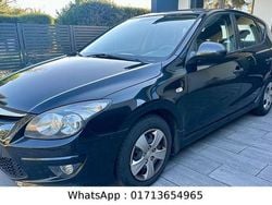 Schwarz Gebraucht 2012 Hyundai i30 Classic Limousine | 2.500 € (Superpreis)
