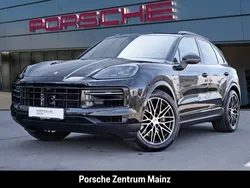 Schwarz Gebraucht 2023 Porsche Cayenne SUV | 102.888 €