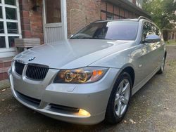 Silber Gebraucht 2005 BMW 325 Sport Line Kombi | 3.500 € (Fairer Preis)