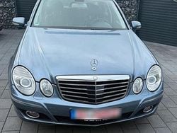 Blau Gebraucht 2006 Mercedes E320 Limousine | 7.300 € (Fairer Preis)