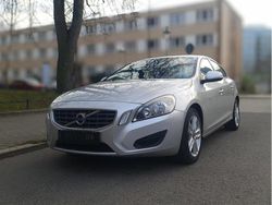 Silber Gebraucht 2013 Volvo S60 Momentum Limousine | 11.999 € (Guter Preis)