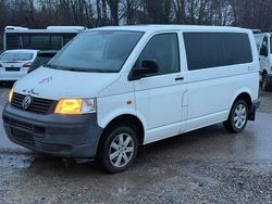 Weiß Gebraucht 2007 VW Caravelle Van / Kleinbus | 3.900 €