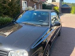 Schwarz Gebraucht 1999 VW Golf Cabriolet Classicline Cabrio | 3.999 € (Teuer)