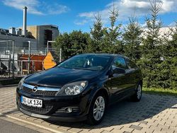 Schwarz Gebraucht 2009 Opel Astra GTC Coupé | 3.970 € (Fairer Preis)