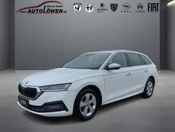 Weiß Gebraucht 2022 Skoda Octavia Style Kombi | 21.180 € (Fairer Preis)