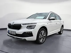 Weiß Neu 2025 Skoda Kamiq Drive SUV | 35.990 €