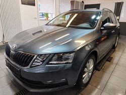 Grau Gebraucht 2019 Skoda Octavia Kombi | 12.890 € (Fairer Preis)