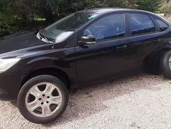 Schwarz Gebraucht 2010 Ford Focus Limousine | 1.250 € (Superpreis)