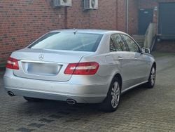 Silber Gebraucht 2011 Mercedes E300 Limousine | 8.900 € (Fairer Preis)