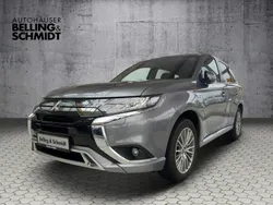 Grau Gebraucht 2021 Mitsubishi Outlander P-HEV SUV | 24.990 € (Fairer Preis)