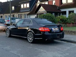 Schwarz Gebraucht 2009 Mercedes E63 AMG AMG Limousine | 16.990 €