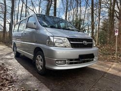 Silber Gebraucht 2009 Toyota HiAce Van | 8.888 € (Guter Preis)