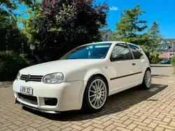 Weiß Gebraucht 2001 VW Golf IV R Limousine | 3.500 € (Etwas zu teuer)