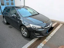 Schwarz Gebraucht 2015 Opel Astra Kombi | 3.999 € (Guter Preis)