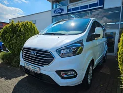 Weiß Gebraucht 2022 Ford Tourneo Custom Titanium Van / Kleinbus | 39.340 € (Guter Preis)