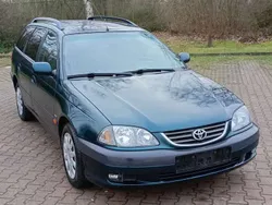 Grün Gebraucht 2002 Toyota Avensis Sol Kombi | 4.500 € (Teuer)
