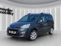 Grau Gebraucht 2017 Citroën Berlingo SELECTION Van / Kleinbus | 14.880 €