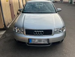 Silber Gebraucht 2002 Audi A4 Kleinwagen | 1.500 € (Fairer Preis)