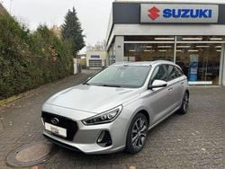 Silber Gebraucht 2017 Hyundai i30 Trend Kombi | 12.280 € (Etwas zu teuer)