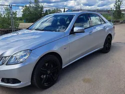 Silber Gebraucht 2009 Mercedes E200 Limousine | 15.499 € (Teuer)