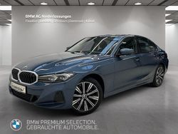 Blau Gebraucht 2024 BMW 318 Comfort Edition Limousine | 34.480 € (Fairer Preis)