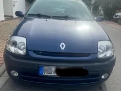 Blau Gebraucht 2001 Renault Clio II Kleinwagen | 750 € (Fairer Preis)