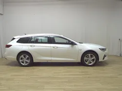 Weiss Gebraucht 2022 Opel Insignia Business Kombi | 16.980 € (Superpreis)