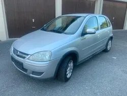 Silber Gebraucht 2002 Opel Corsa Kleinwagen | 600 € (Guter Preis)