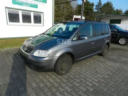 Grau Gebraucht 2006 VW Touran Goal Van / Kleinbus | 2.290 € (Fairer Preis)