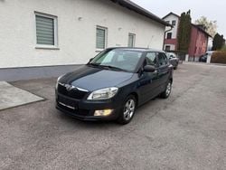 Grau Gebraucht 2014 Skoda Fabia Elegance Kleinwagen | 9.490 € (Fairer Preis)
