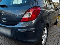 Grau Gebraucht 2007 Opel Corsa Kleinwagen | 2.900 € (Fairer Preis)