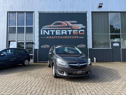 Grau Gebraucht 2016 Opel Meriva drive Van / Kleinbus | 8.499 € (Fairer Preis)