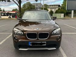 Braun Gebraucht 2011 BMW X1 SUV | 6.300 €
