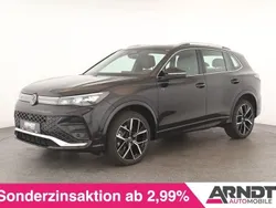 Deep black perleffekt Gebraucht 2024 VW Tiguan R-line SUV | 47.684 € (Superpreis)