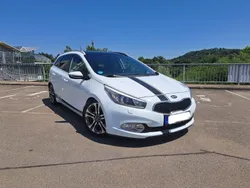 Weiß Gebraucht 2013 Kia Ceed Sportswagon Kombi | 12.999 € (Teuer)