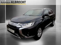 Schwarz Gebraucht 2019 Mitsubishi Outlander P-HEV Diamant Edition SUV | 18.990 € (Fairer Preis)