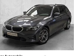 Grau Gebraucht 2022 BMW 320 Sport Line Kombi | 27.990 € (Guter Preis)