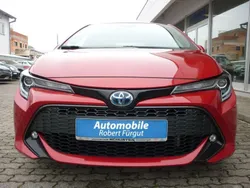 Rot Gebraucht 2020 Toyota Corolla Hybrid Club Limousine | 19.900 € (Guter Preis)