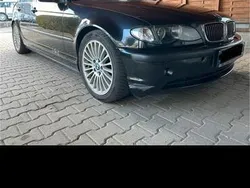 Schwarz Gebraucht 2004 BMW 330 Limousine | 2.500 €