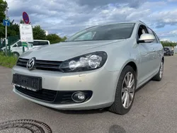 Silver metallic Gebraucht 2011 VW Golf VI Highline Kombi | 3.999 € (Guter Preis)